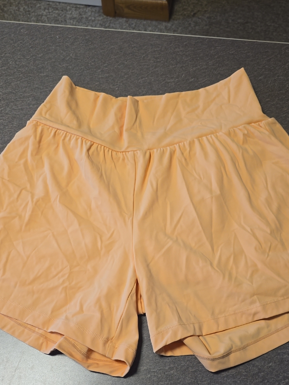 HALARA High-Waist Peachy Orange Active Shorts L